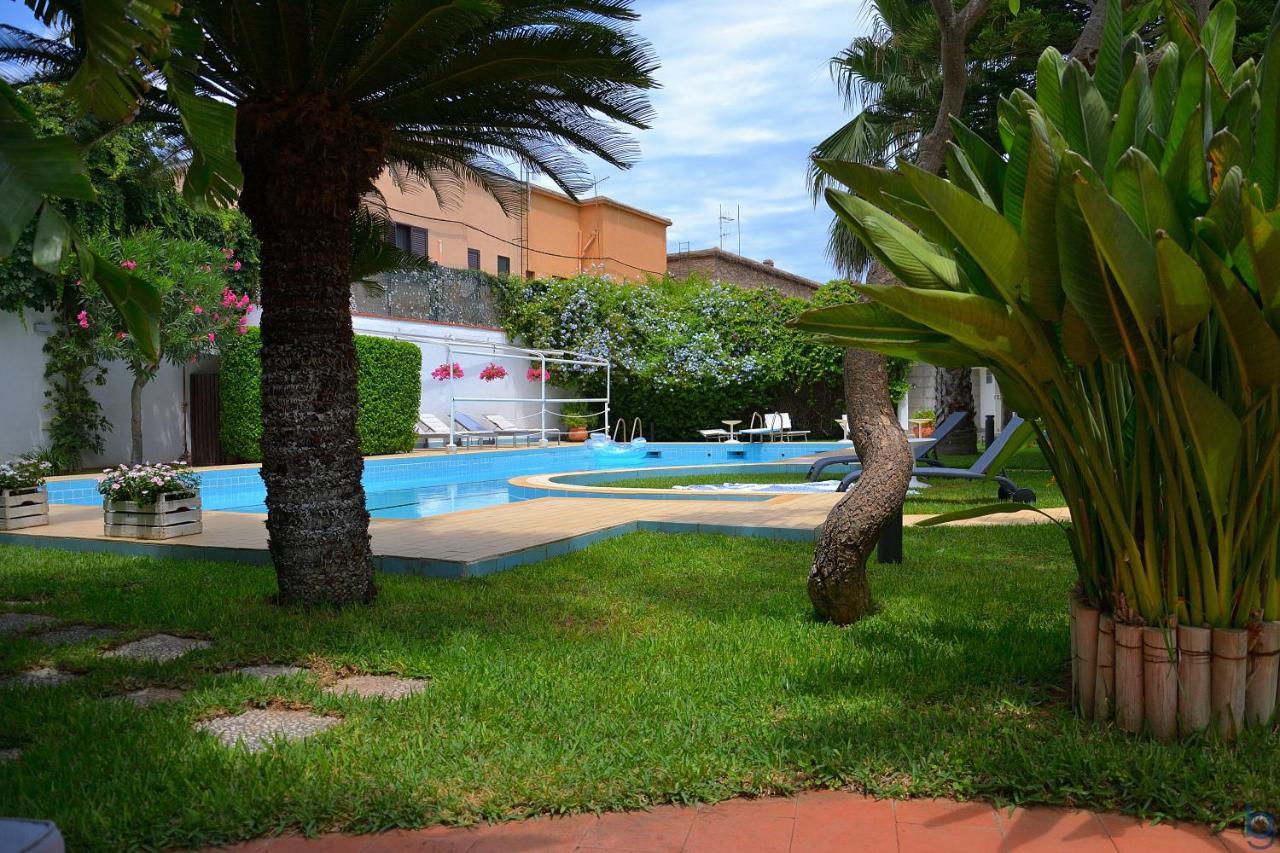B&B Mondello Resort Bagian luar foto